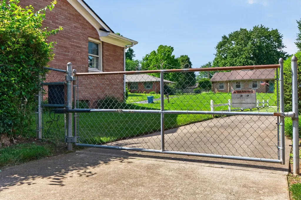 1685 Linstead Drive Lexington KY 40504