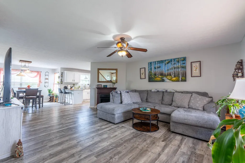 207 Clover Pointe Drive Somerset KY 42503