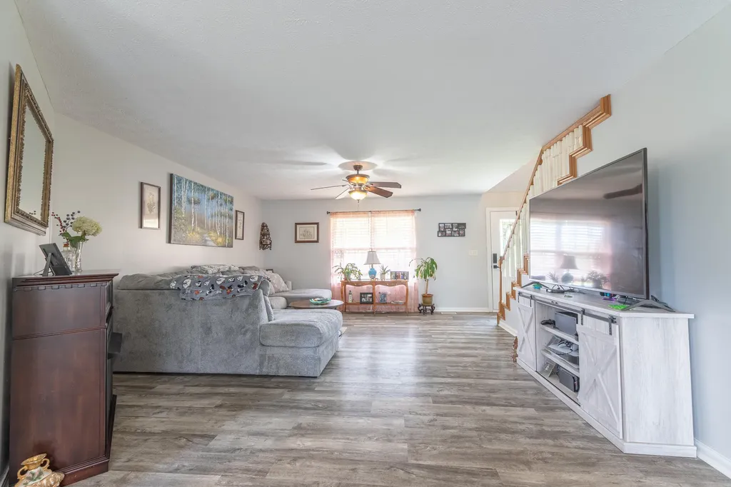 207 Clover Pointe Drive Somerset KY 42503