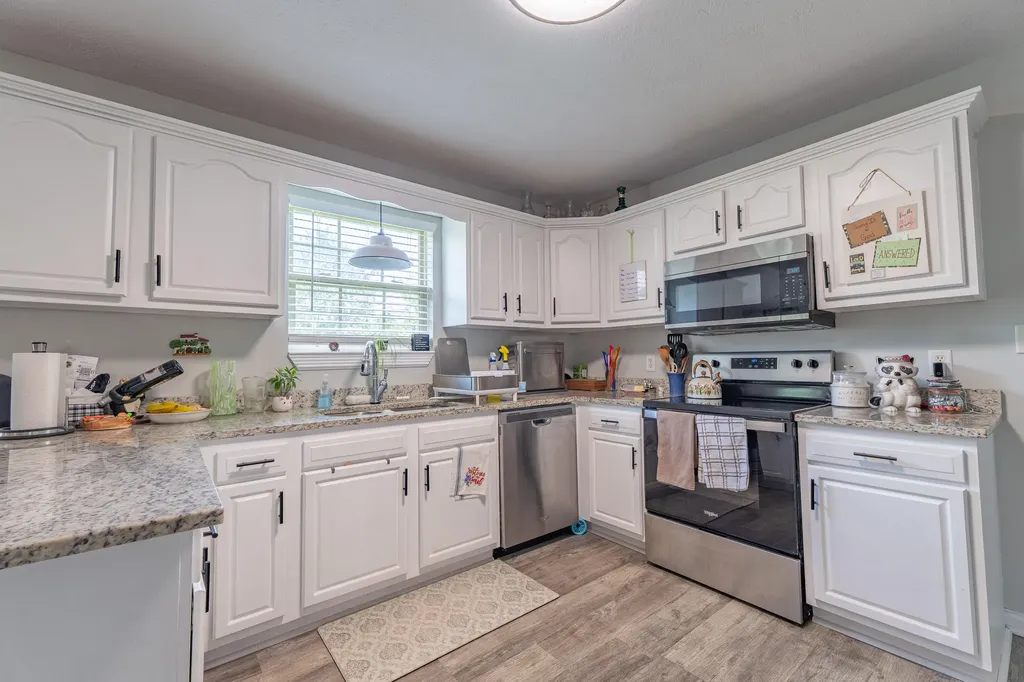 207 Clover Pointe Drive Somerset KY 42503
