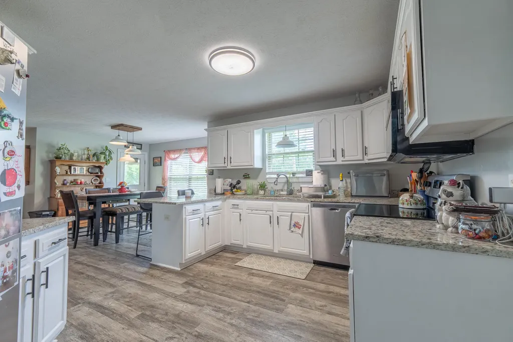 207 Clover Pointe Drive Somerset KY 42503