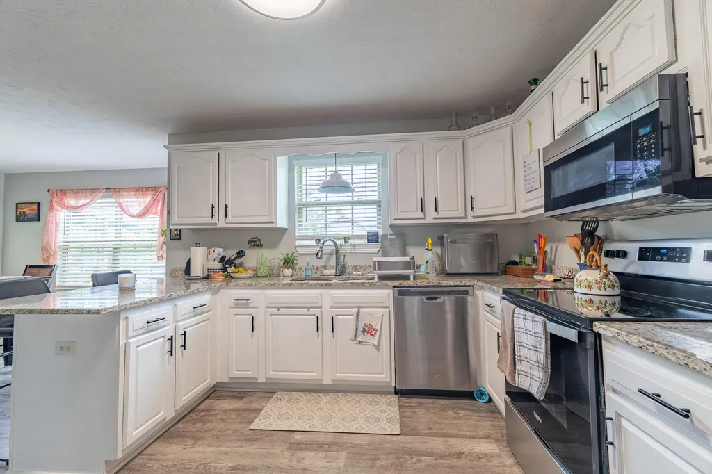 207 Clover Pointe Drive Somerset KY 42503