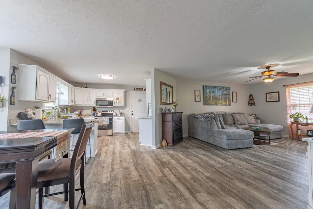 207 Clover Pointe Drive Somerset KY 42503