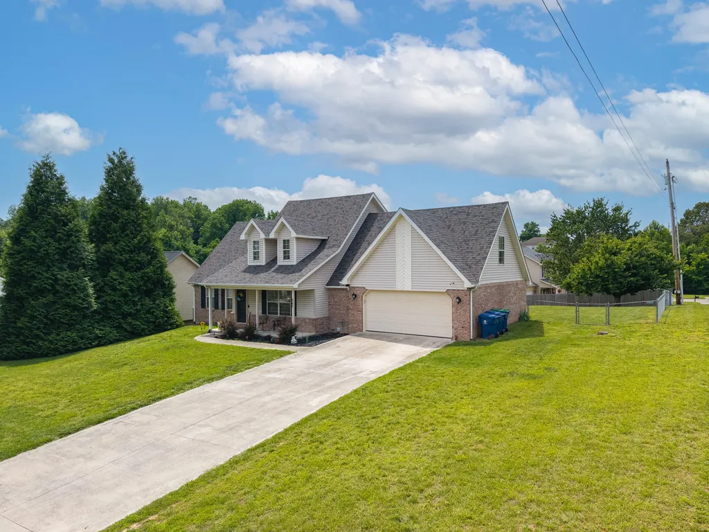207 Clover Pointe Drive Somerset KY 42503
