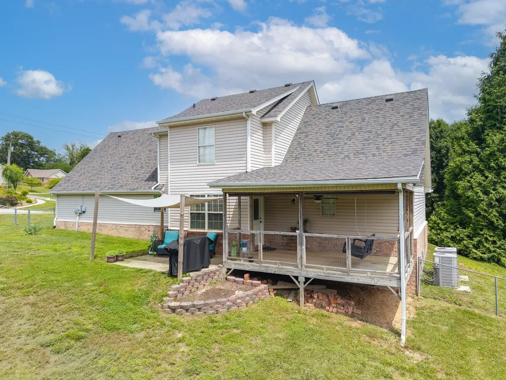 207 Clover Pointe Drive Somerset KY 42503