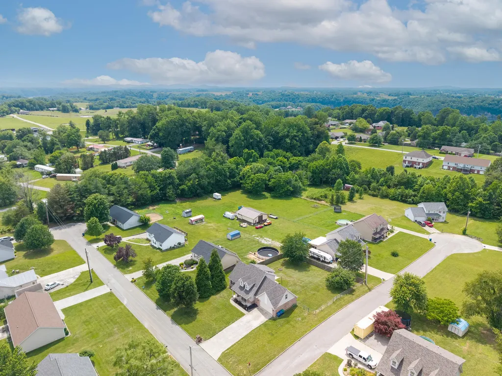 207 Clover Pointe Drive Somerset KY 42503
