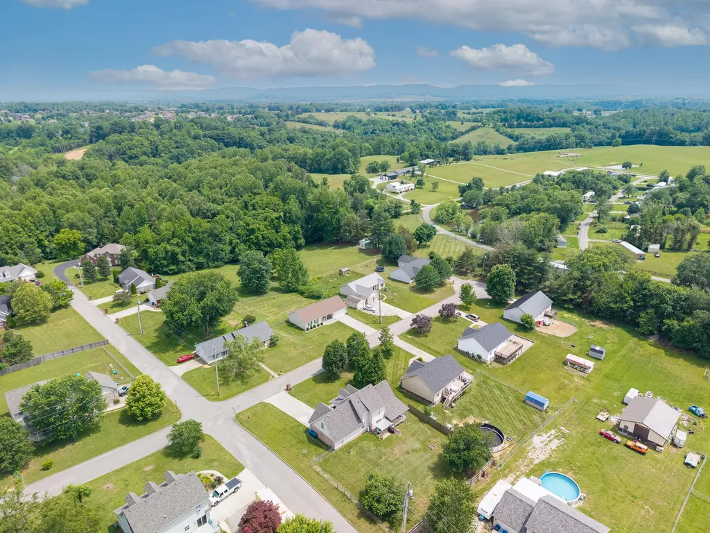 207 Clover Pointe Drive Somerset KY 42503
