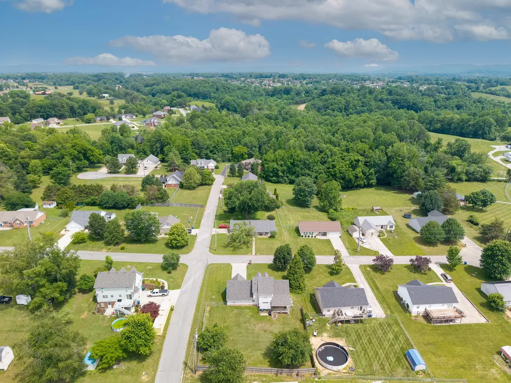 207 Clover Pointe Drive Somerset KY 42503