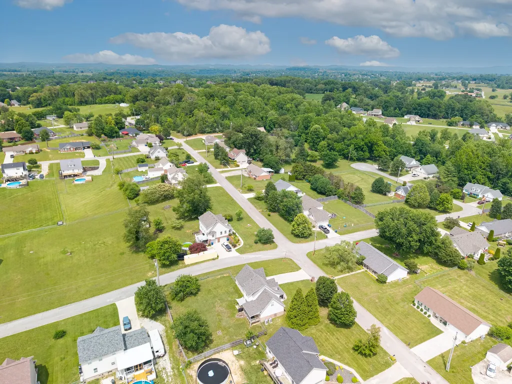 207 Clover Pointe Drive Somerset KY 42503