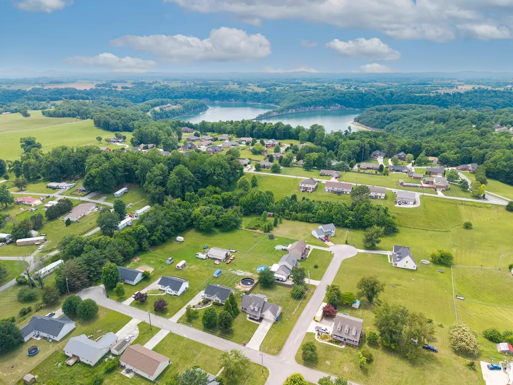 207 Clover Pointe Drive Somerset KY 42503