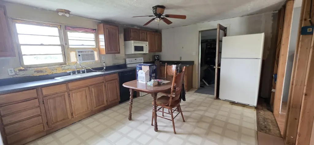 34 N Shady Lane Eubank KY 42567