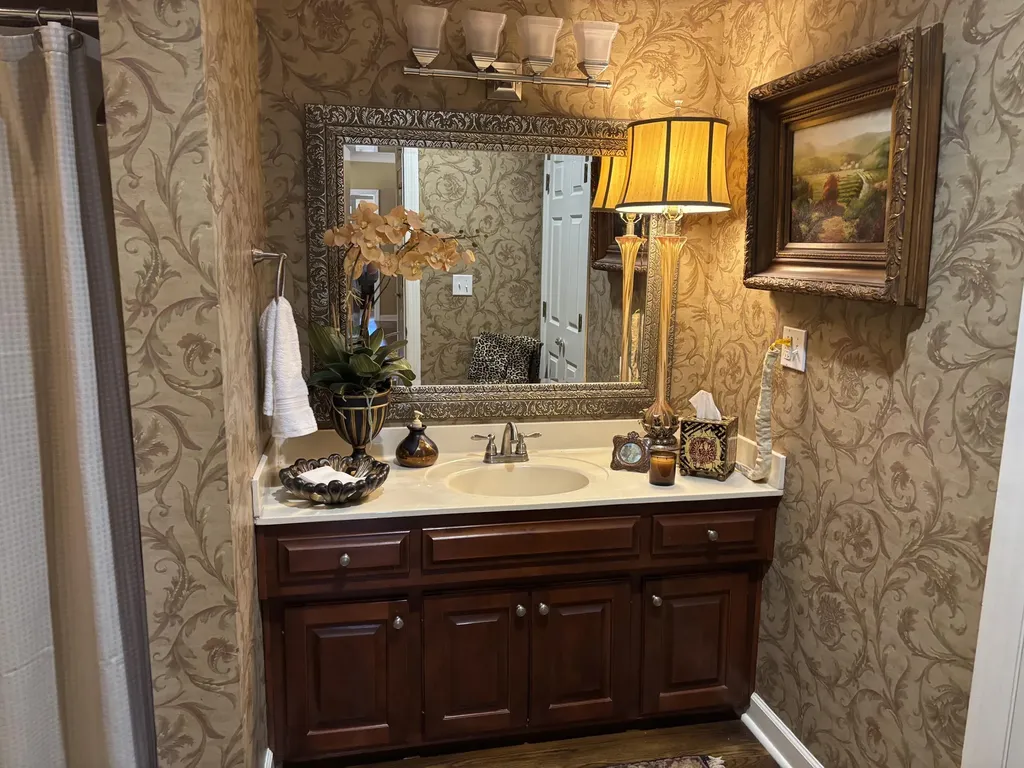 103 Wimbledon Frankfort KY 40601