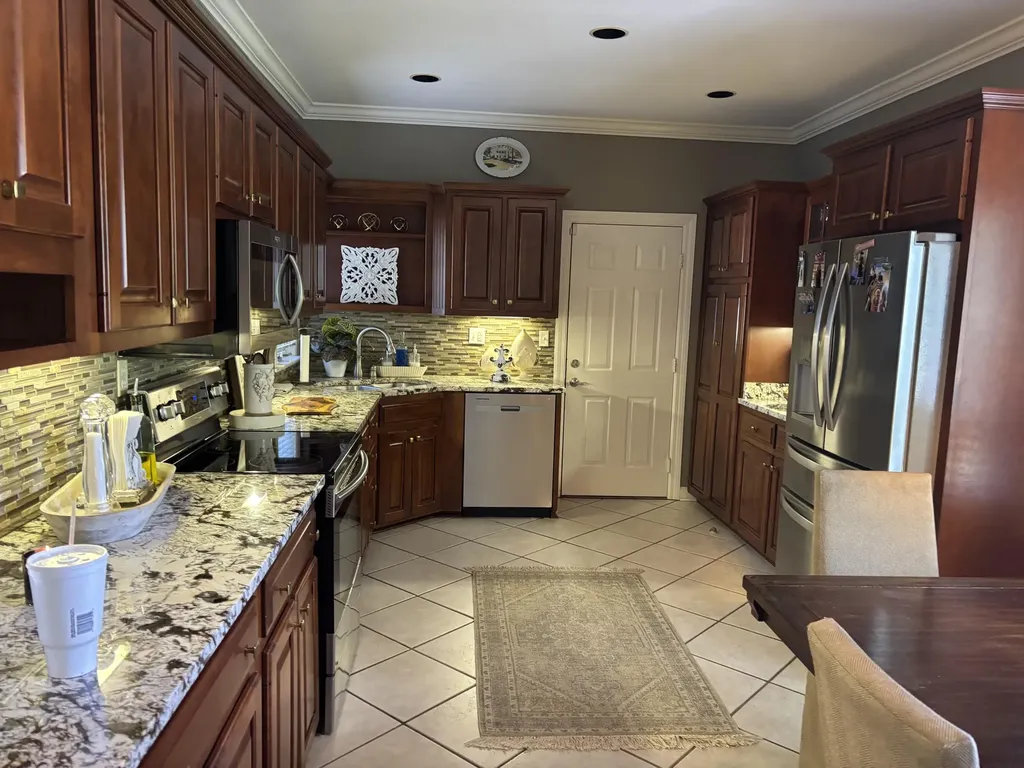 103 Wimbledon Frankfort KY 40601