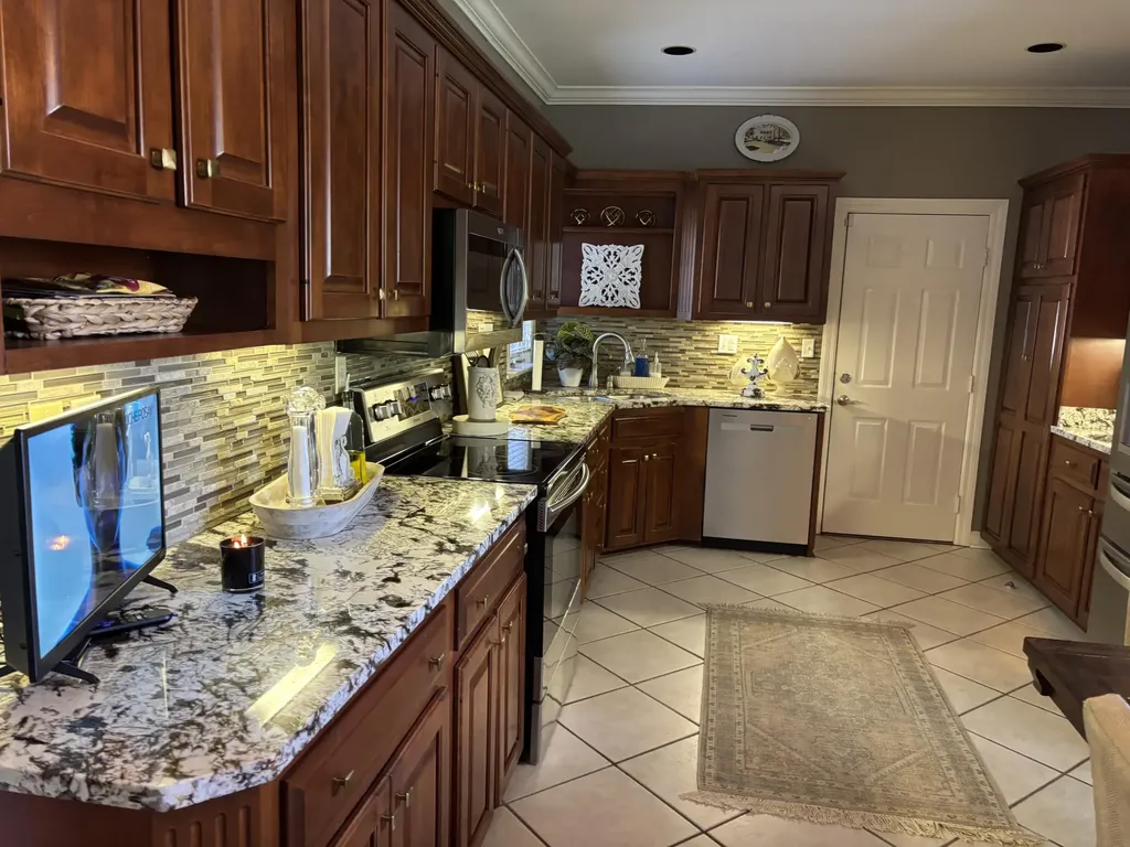 103 Wimbledon Frankfort KY 40601