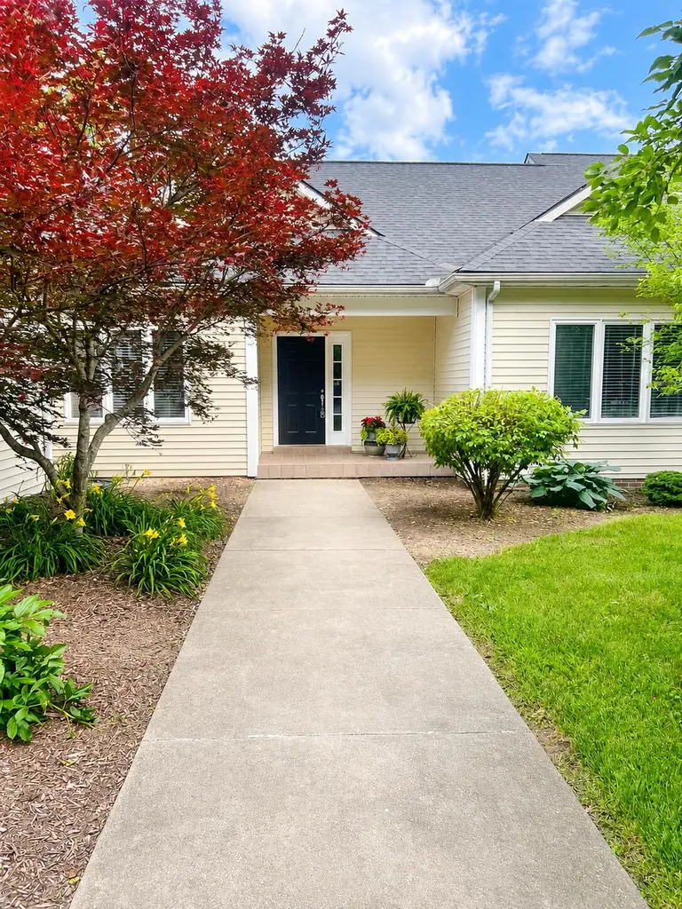 103 Wimbledon Frankfort KY 40601
