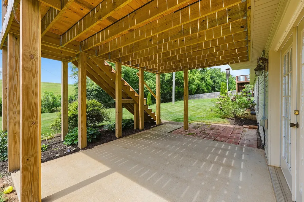 305 Forest Ridge Drive Frankfort KY 40601