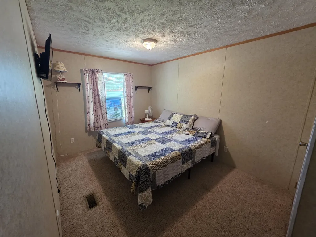 172 Boston Hill Road Monticello KY 42633