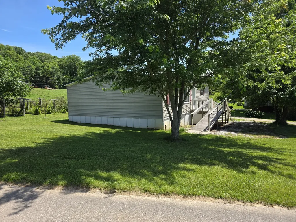 172 Boston Hill Road Monticello KY 42633