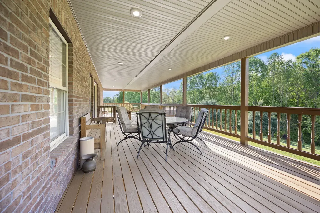 556 Murphy Lane Jamestown KY 42629