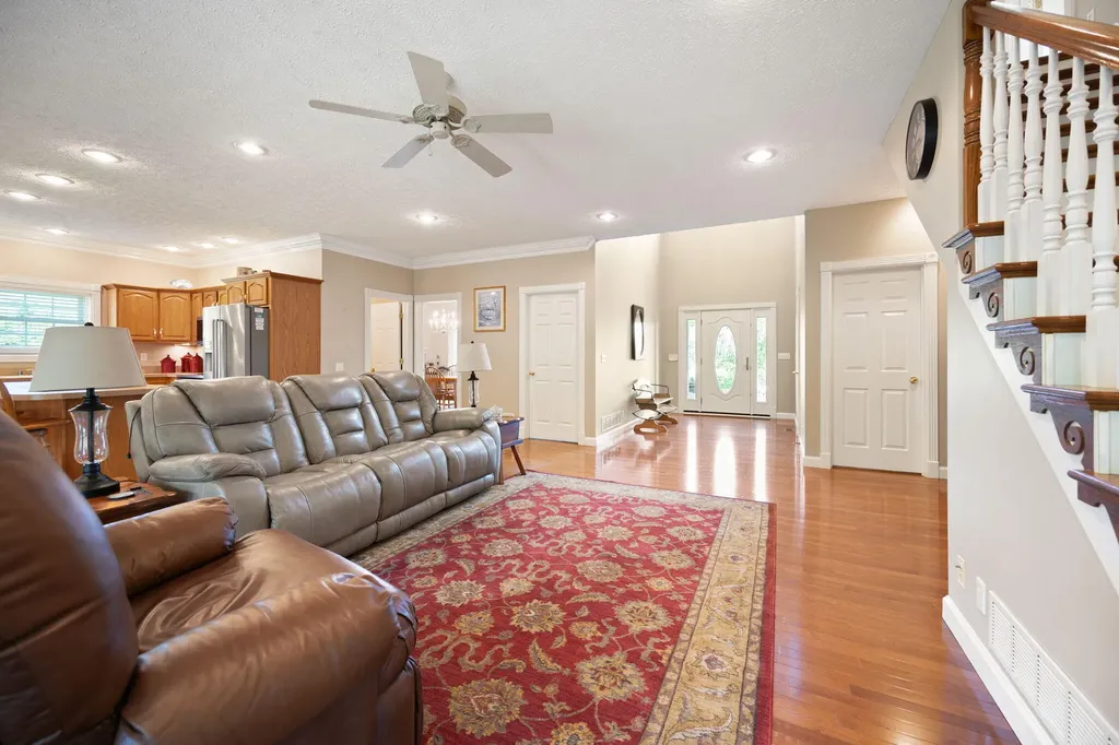 556 Murphy Lane Jamestown KY 42629