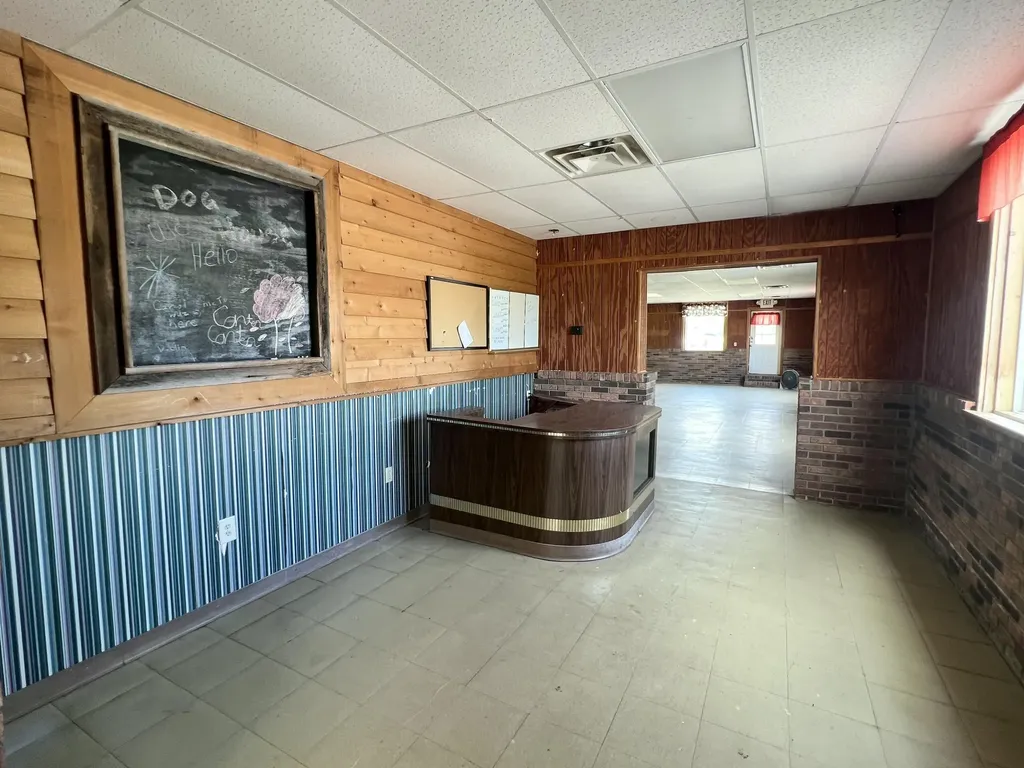 4661 Kentucky 379 Russell Springs KY 42642