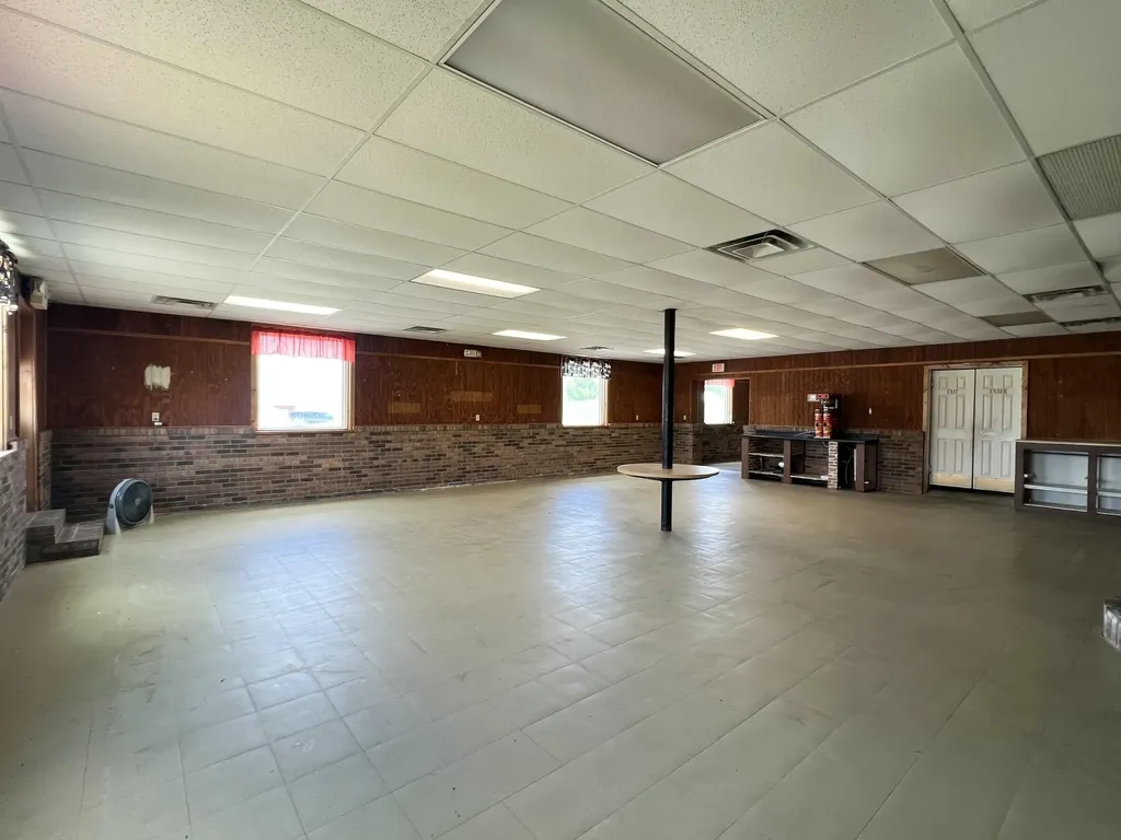 4661 Kentucky 379 Russell Springs KY 42642