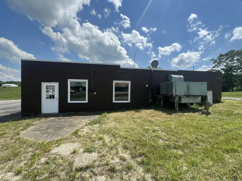 4661 Kentucky 379 Russell Springs KY 42642