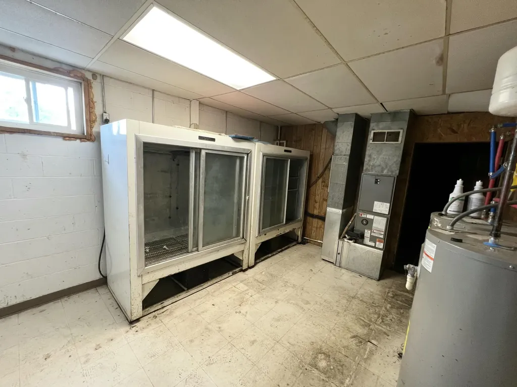 4661 Kentucky 379 Russell Springs KY 42642