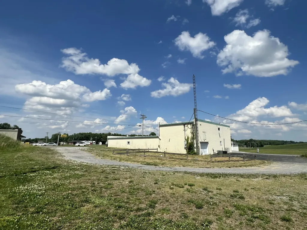 4661 Kentucky 379 Russell Springs KY 42642