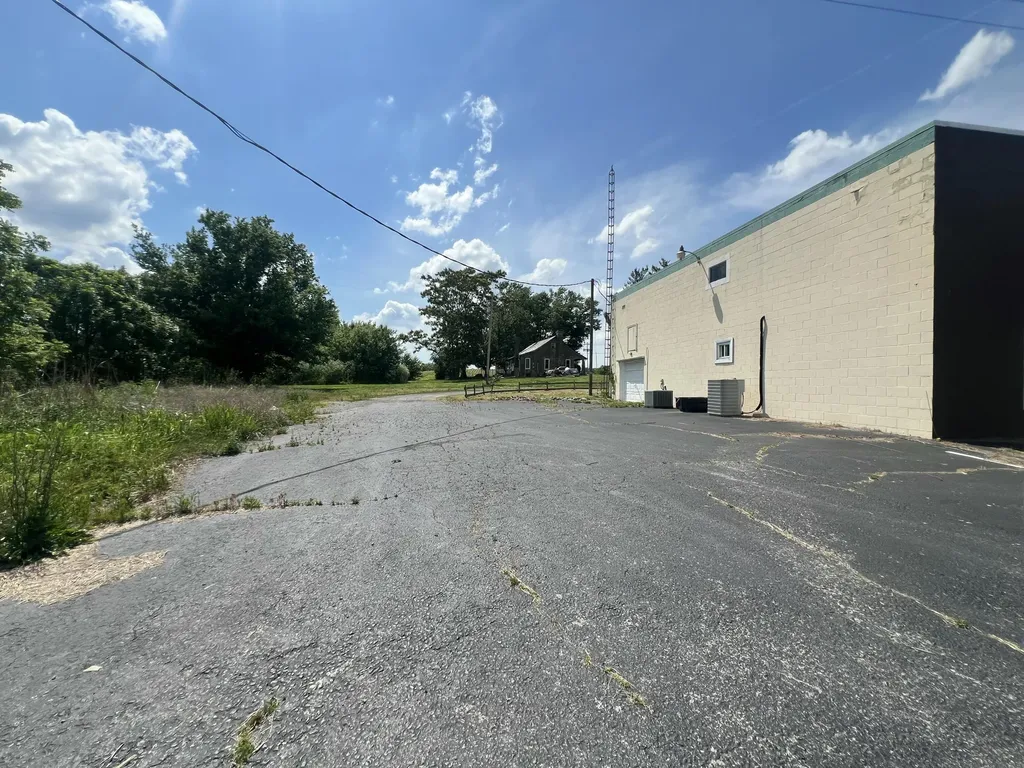 4661 Kentucky 379 Russell Springs KY 42642