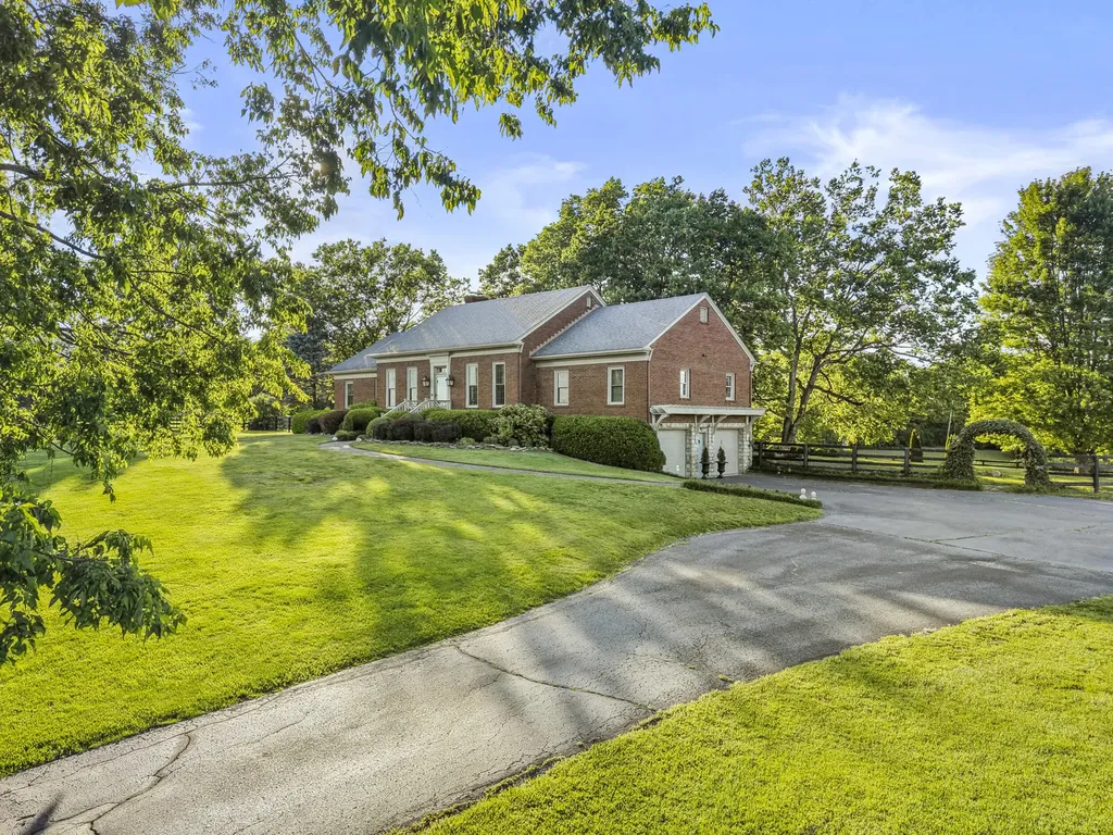 3201 Raven Creek Drive Lexington KY 40515