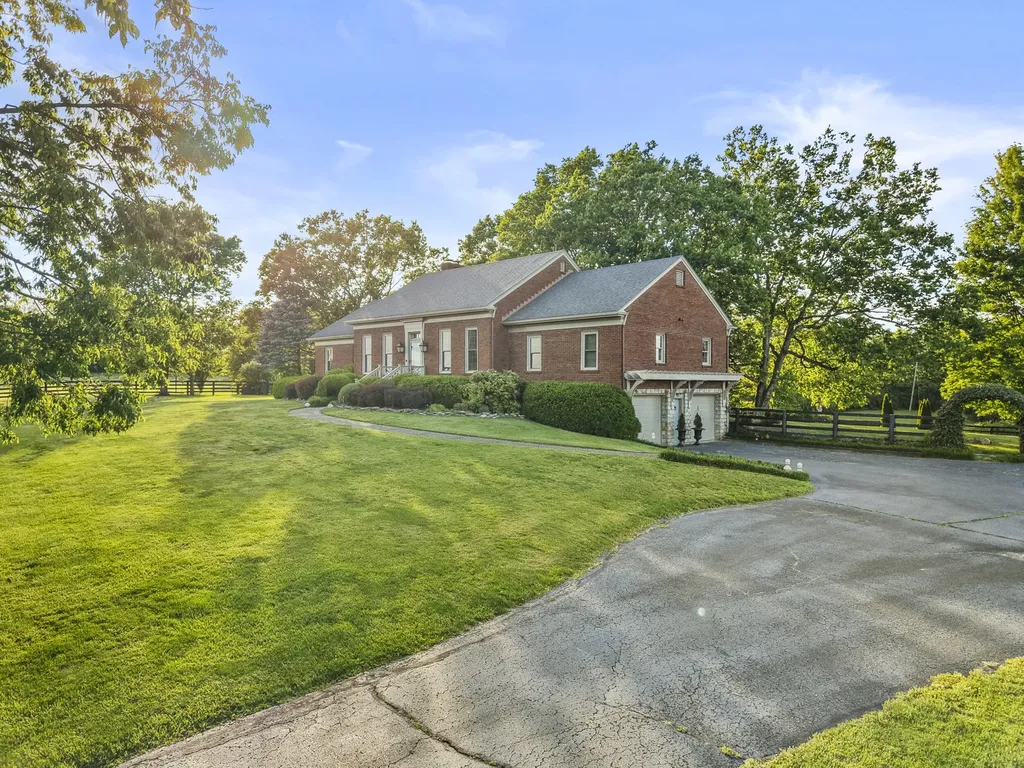 3201 Raven Creek Drive Lexington KY 40515