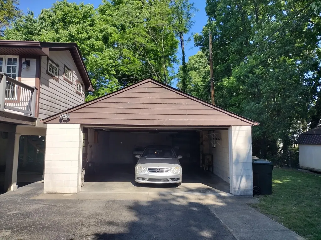 673 Mt Vernon Drive Lexington KY 40502