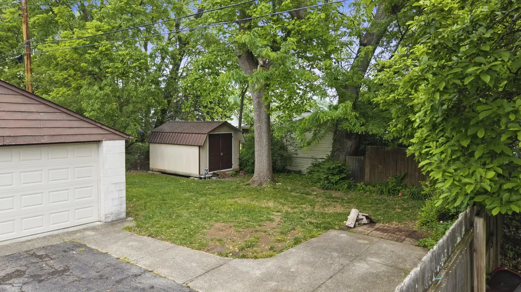 673 Mt Vernon Drive Lexington KY 40502