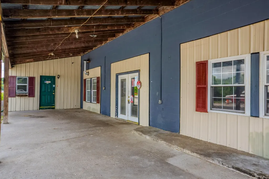 8689 Bardstown Road Springfield KY 40069