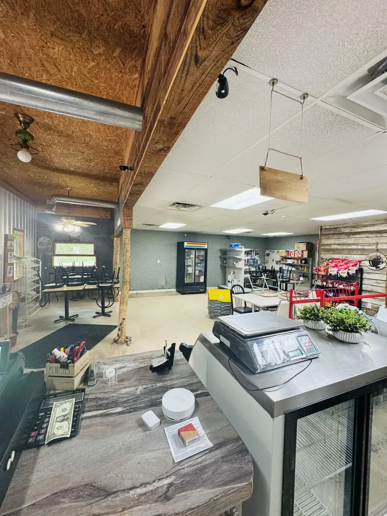 1000 London Dock Road London KY 40744