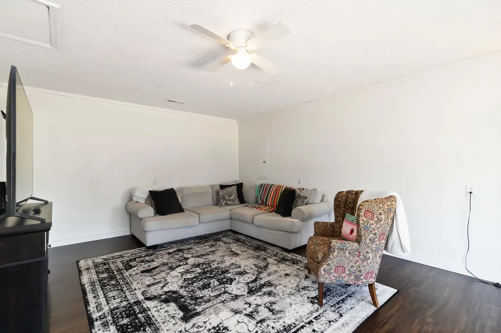 56 Alder Court London KY 40744