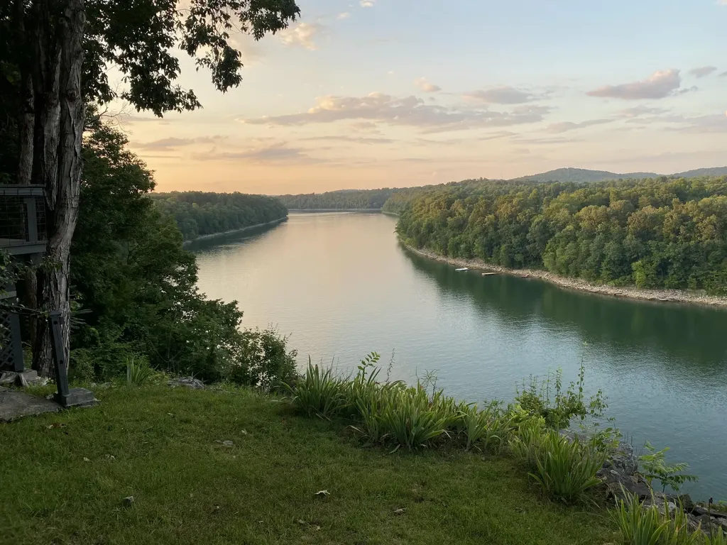 1-2 Woodson Bend Resort Bronston KY 42518