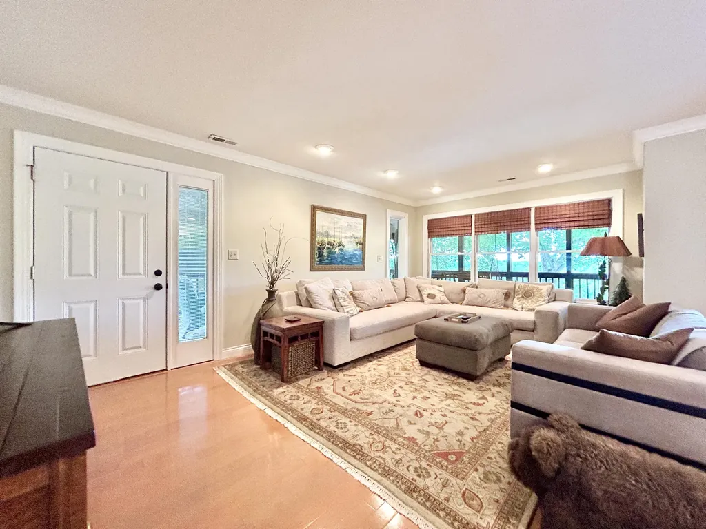 1-2 Woodson Bend Resort Bronston KY 42518