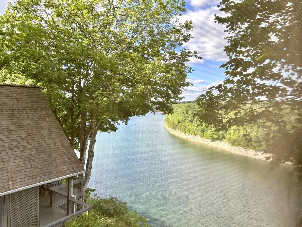 1-2 Woodson Bend Resort Bronston KY 42518