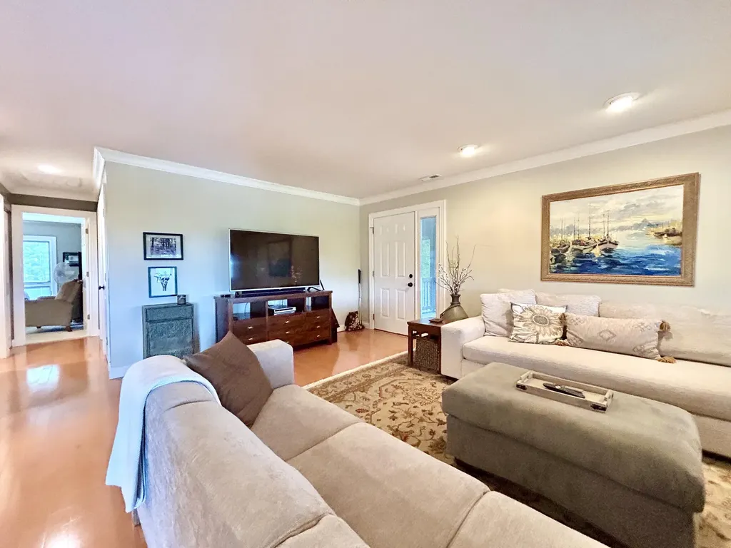 1-2 Woodson Bend Resort Bronston KY 42518