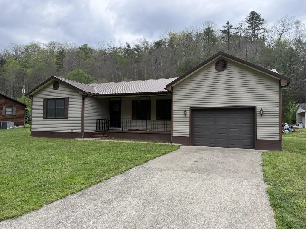 84 Bee Fork Road Prestonsburg KY 41653