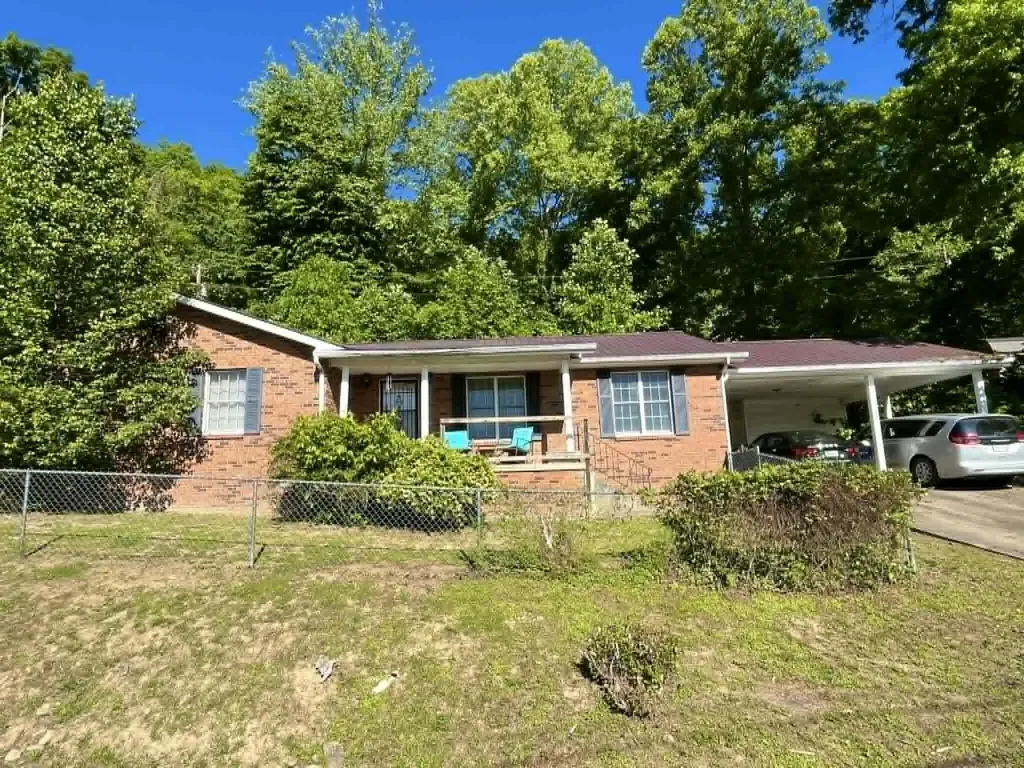 106 Hickory Hills Loyall KY 40854