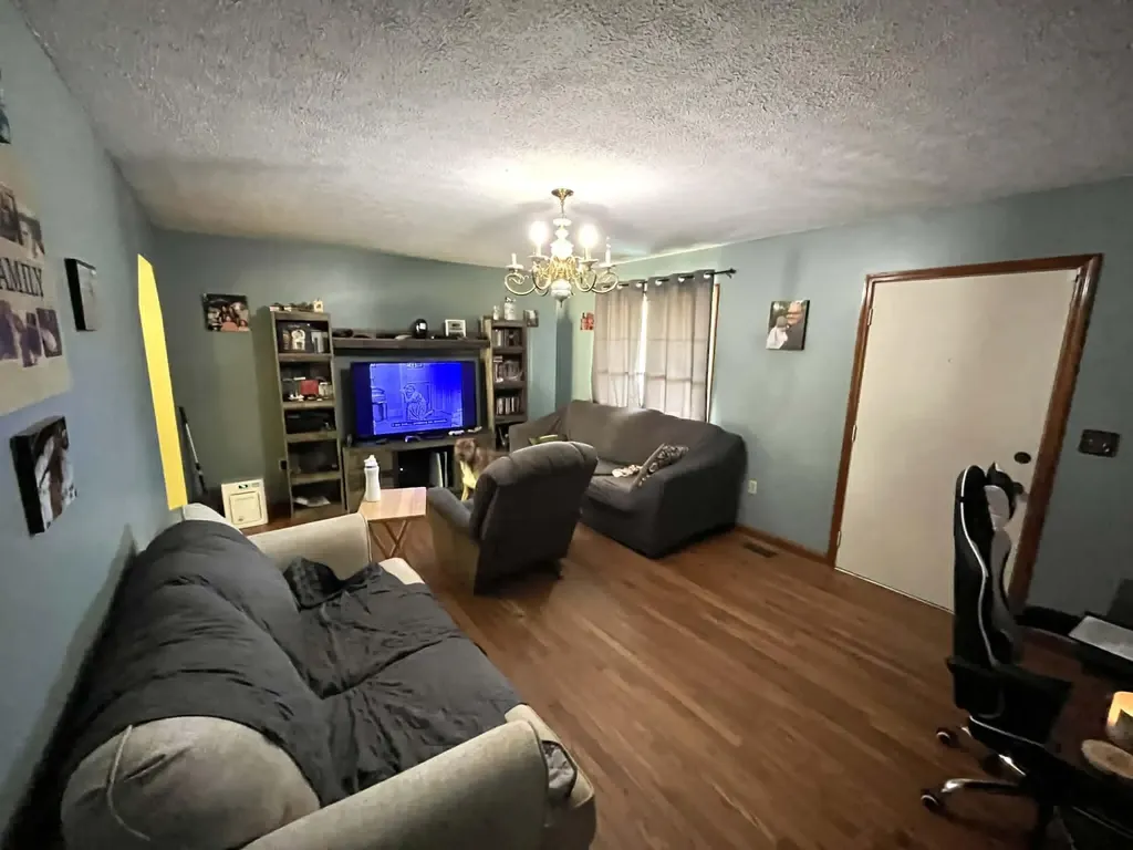 106 Hickory Hills Loyall KY 40854