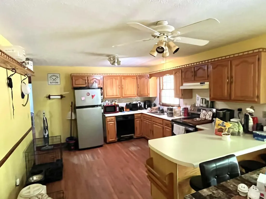 106 Hickory Hills Loyall KY 40854
