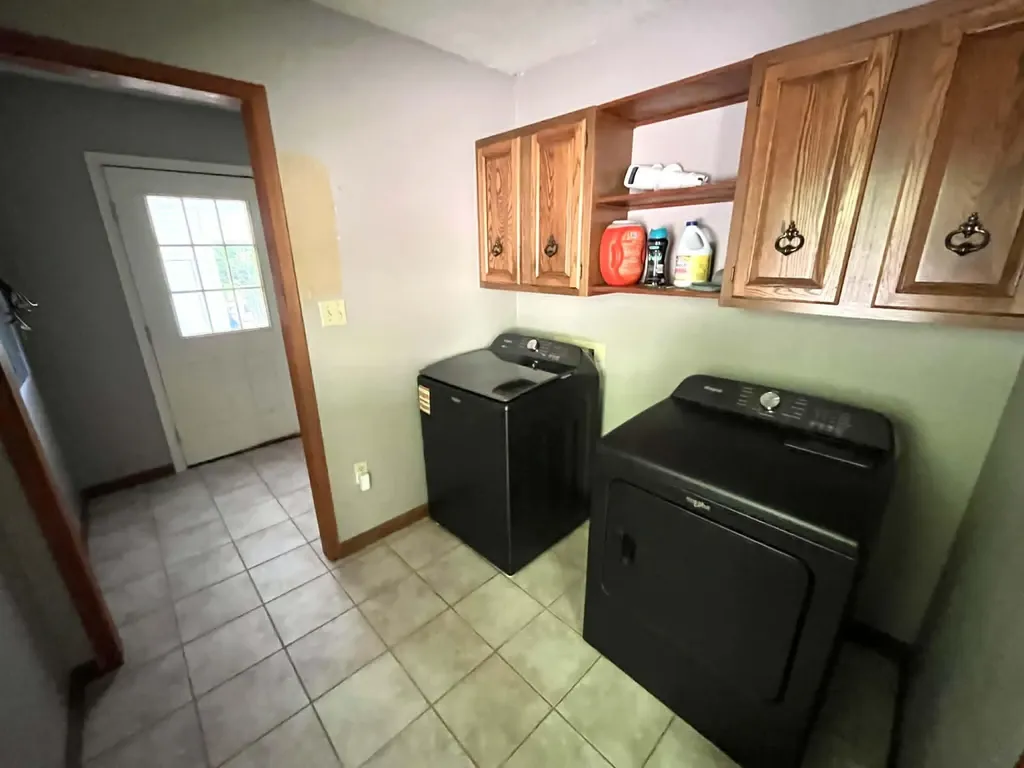 106 Hickory Hills Loyall KY 40854