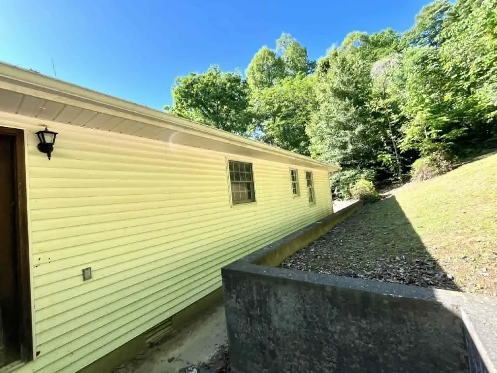 106 Hickory Hills Loyall KY 40854