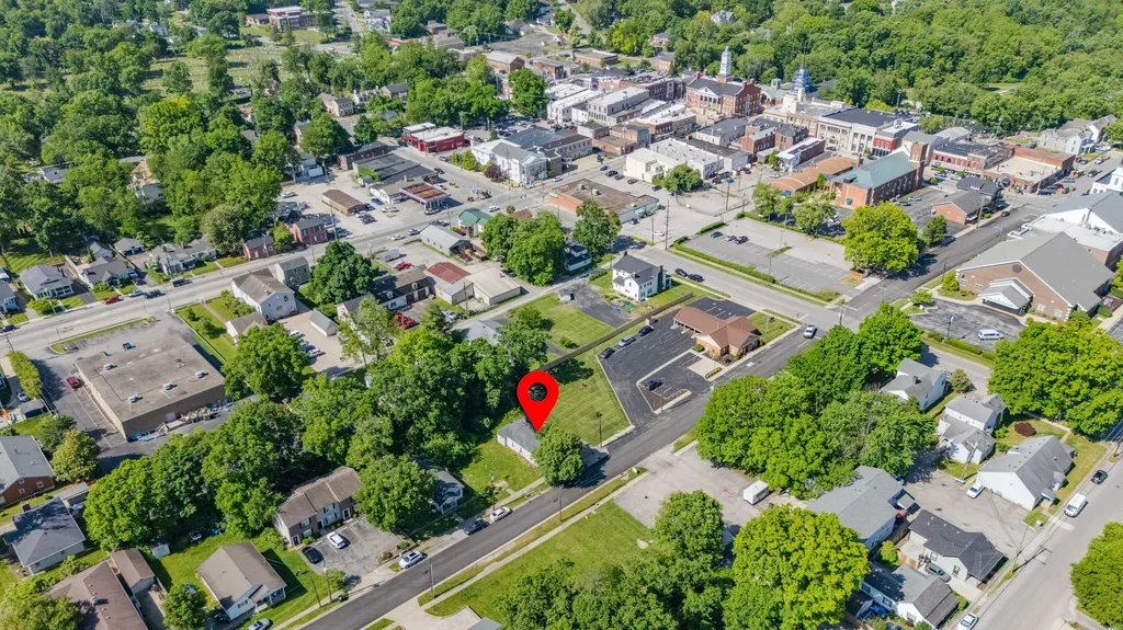 206 E Green Street Versailles KY 40383