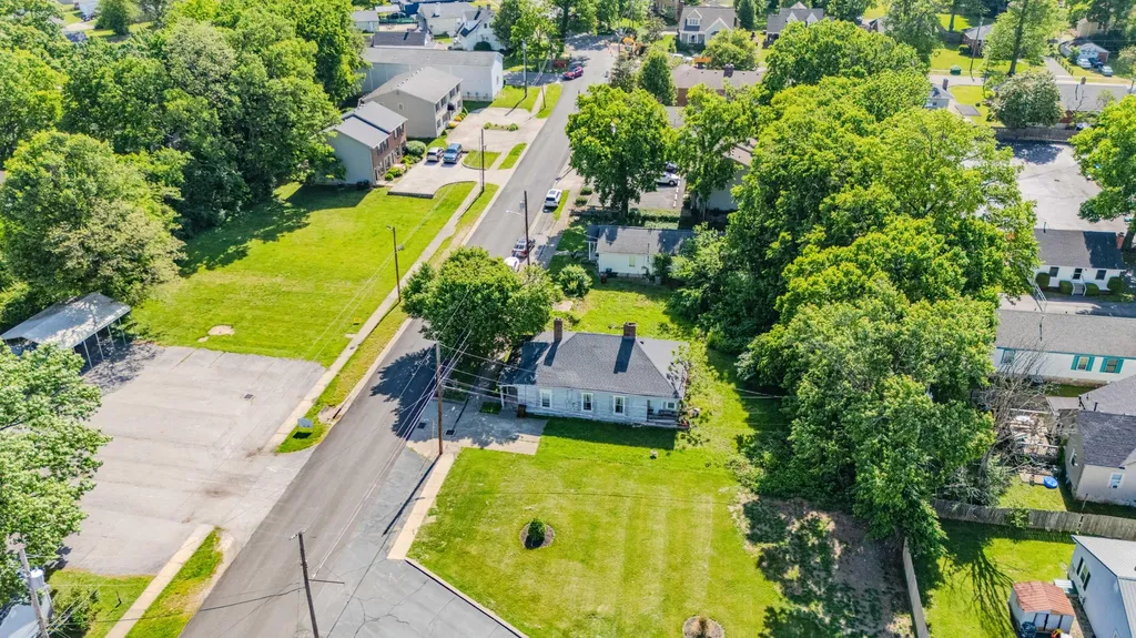 206 E Green Street Versailles KY 40383