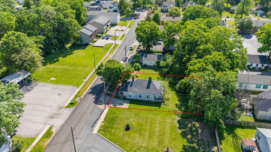 206 E Green Street Versailles KY 40383